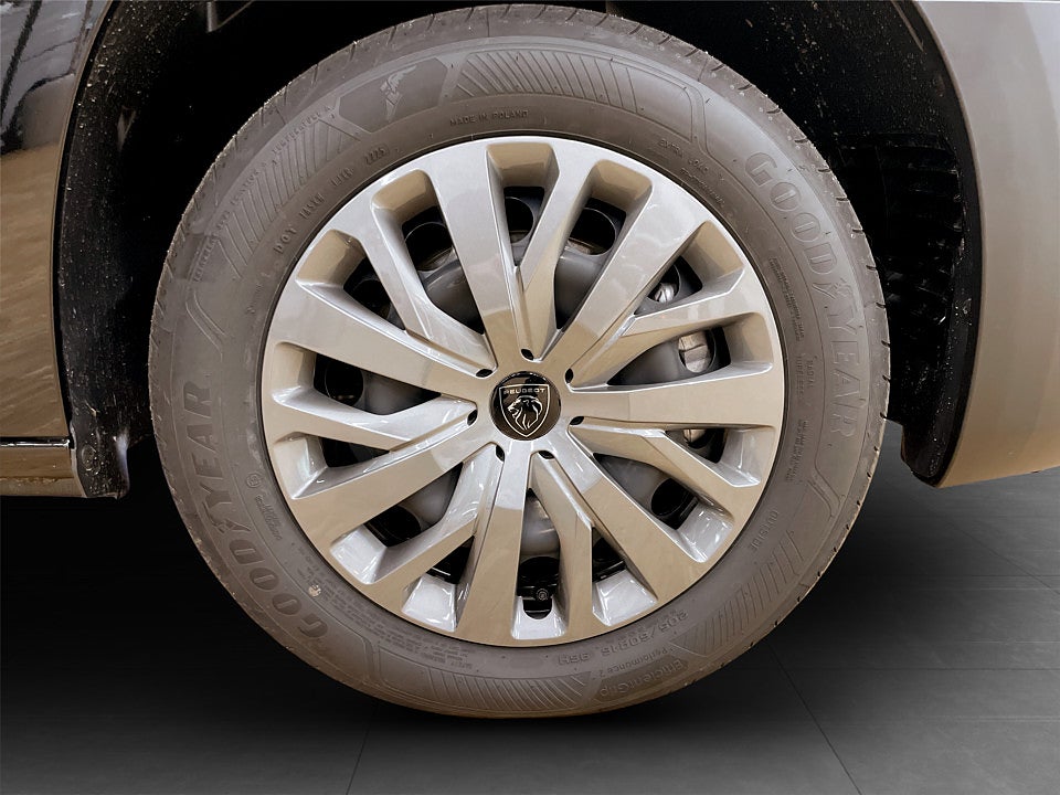 Bild på Peugeot Partner PLUS *EXTRA UTRUSTAD* 130hk AT8 L2 - EDITION! SAVTAL & VHJUL