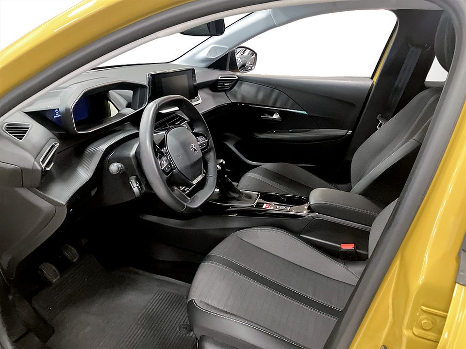 Bild på Peugeot 208 Allure 1.2 PT 100hk B-KAMERA FARTHÅLLARE