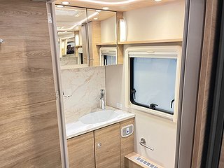 Husbil-integrerad Dethleffs Globetrotter XLI 7850 EB 30 av 40