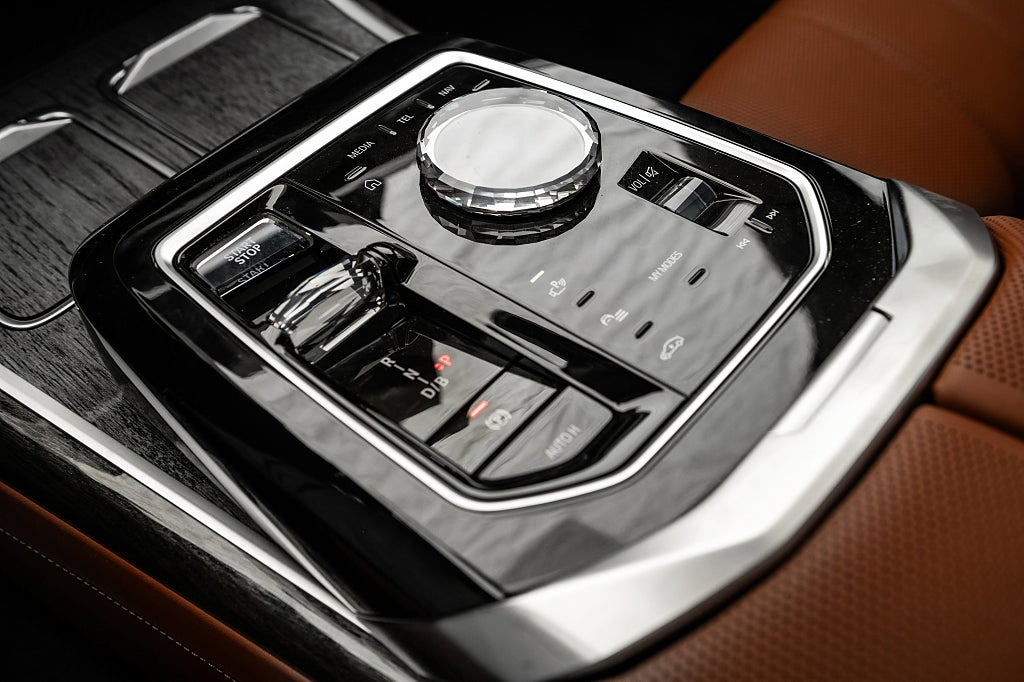 BMW i7 2023 - miniatyr 18