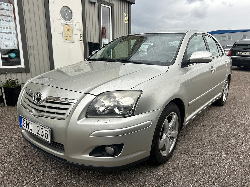 Toyota Avensis 2.0 D-4 Liftback 5-D *Välservad /Dragkrok* 