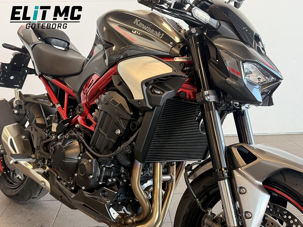 Kawasaki Z900 2025 - miniatyr 3