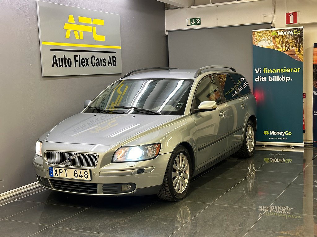 Volvo V50 2.4 Kinetic Euro 4 NAVI/S+V/KUPÉ-V/DRAG/NYKAMREM