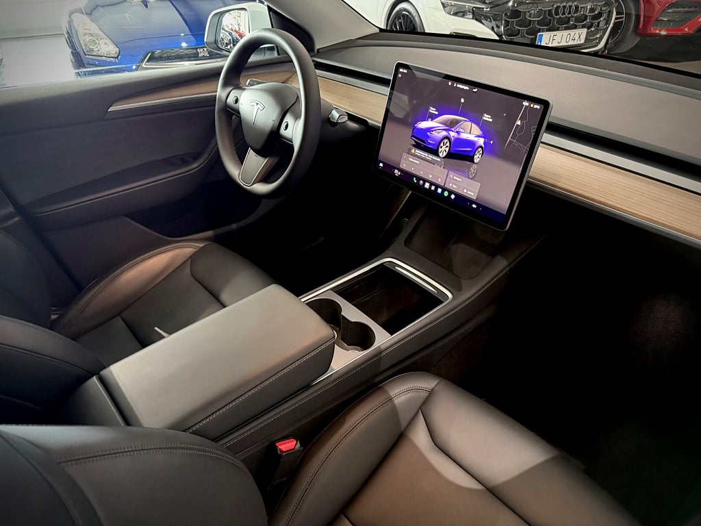 Tesla Model Y Long Range AWD Glastak 514hk - bild 9