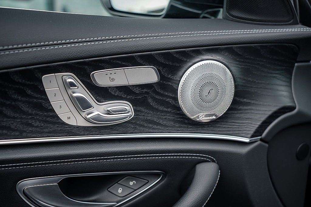 Mercedes-Benz E300 2021 - miniatyr 7