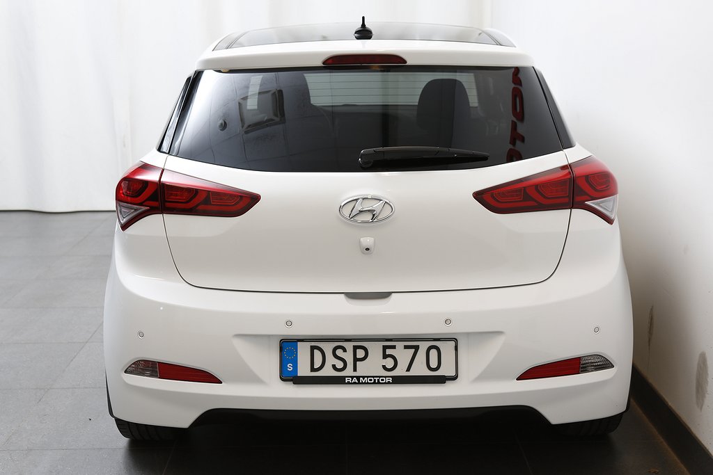 Hyundai i20 1,4 Premium 101hk 5D Panorama Kamera 2016