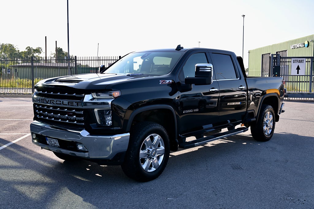 Chevrolet Silverado 2500 HD Crew Cab 6.6 V8 Duramax 4WD MOMS Dieselvärmare