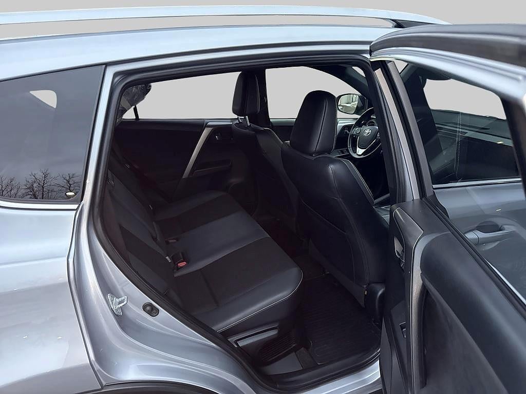 Toyota RAV4 2018 - miniatyr 8