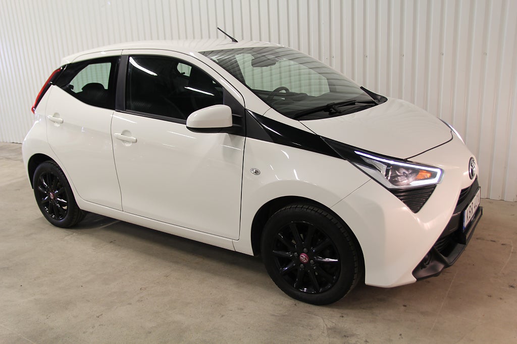 Toyota Aygo 5-dörrar 1.0 VVT-i X-PLAY mycket fin