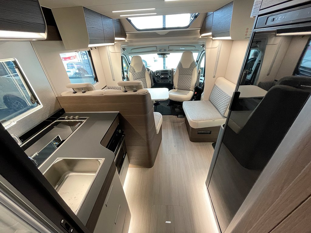 Adria Matrix Supreme 670 SC / ALDE / Taksäng / 5 bältad /Ugn - Adria