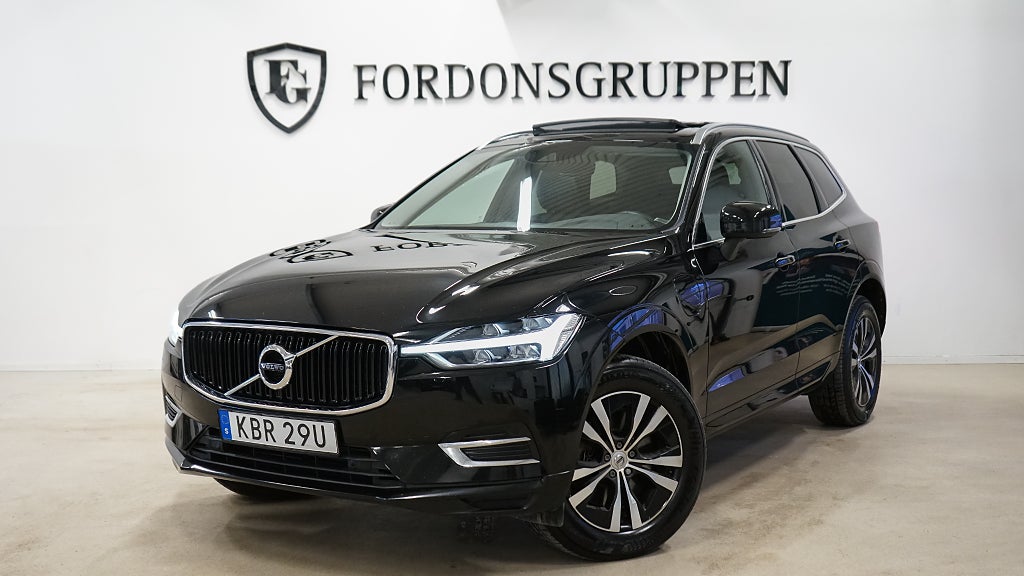 Volvo XC60 Recharge T8 AWD Momentum / Panorama / Drag