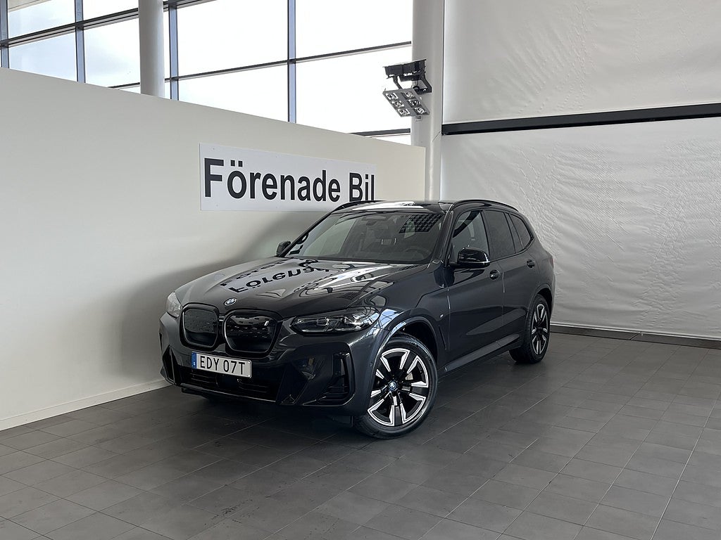 BMW iX3 Charged M Sport Drag Panorama Rattvärme Park Assist
