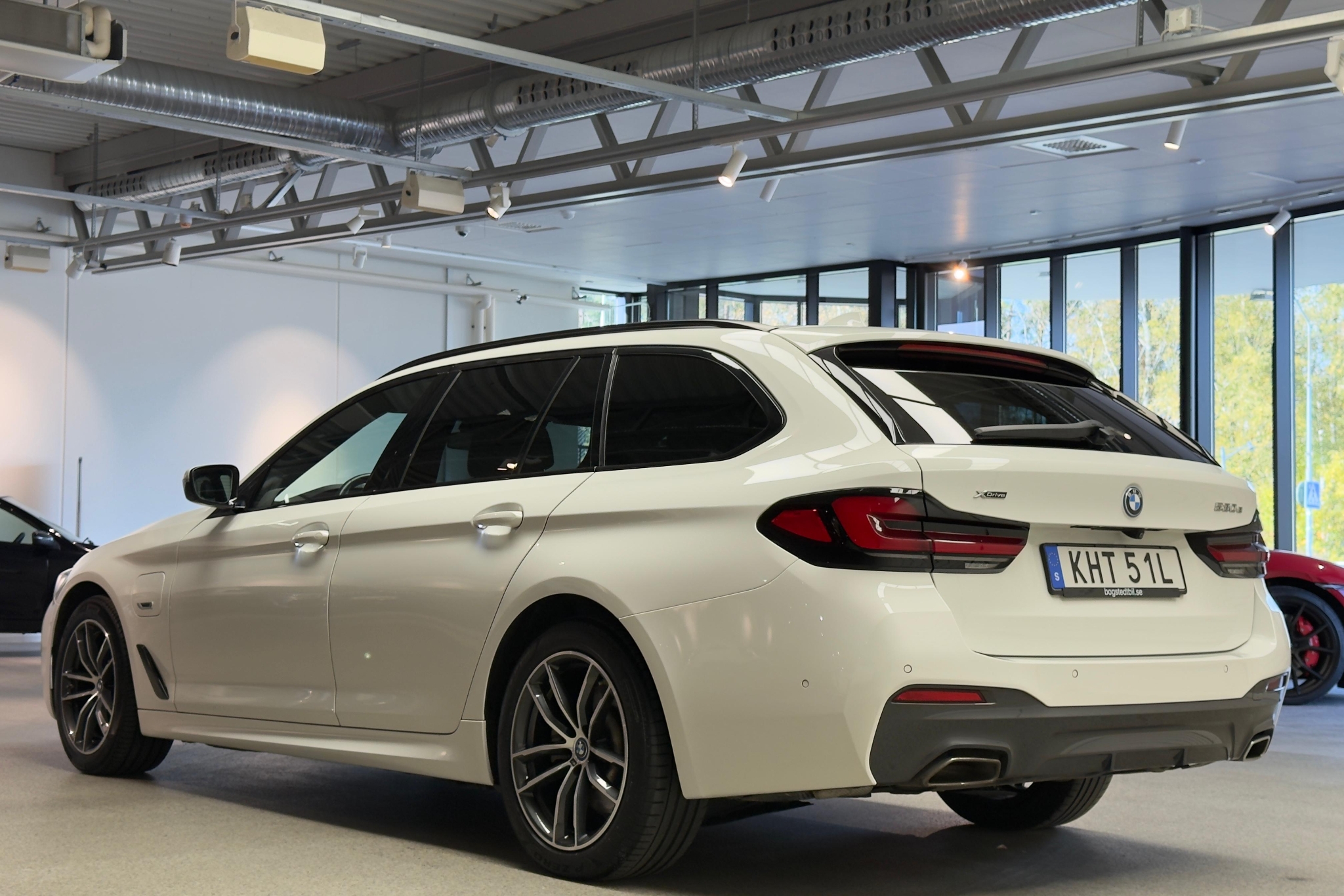 BMW 530e xDrive Touring 292hk M Sport|Drag|Komfortstolar 2023 - miniatyr 35
