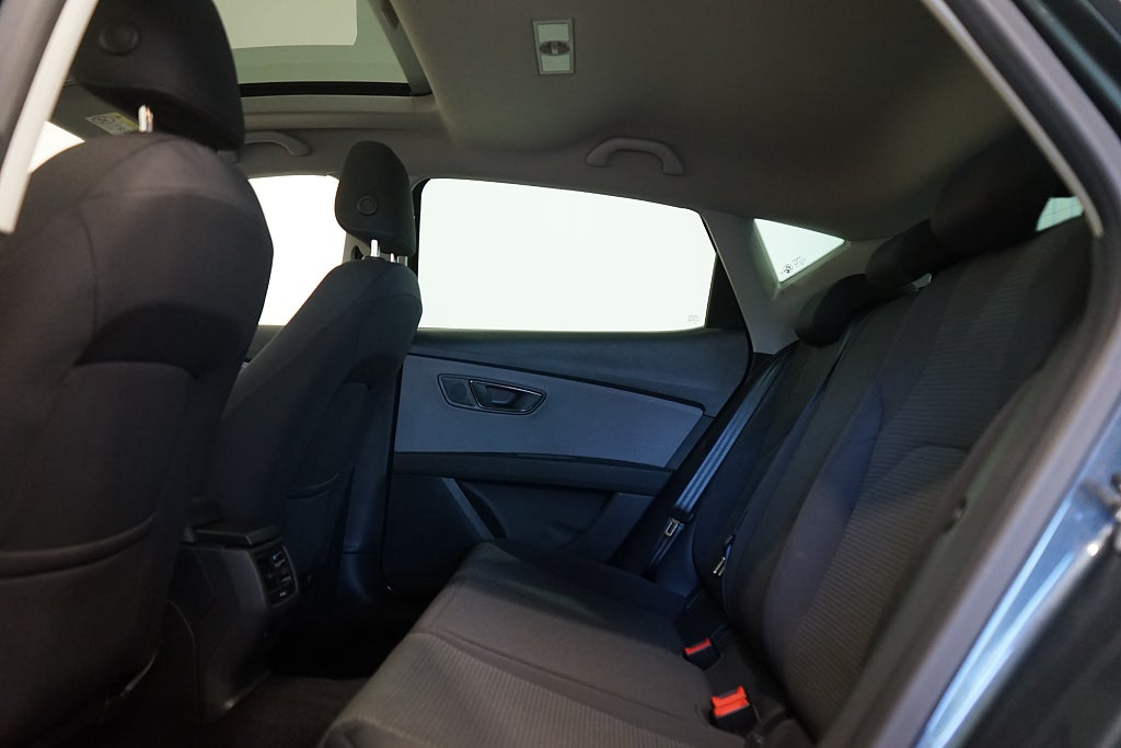 Seat Leon 1.0 TSI Style Taklucka Carplay B-kamera 116hk