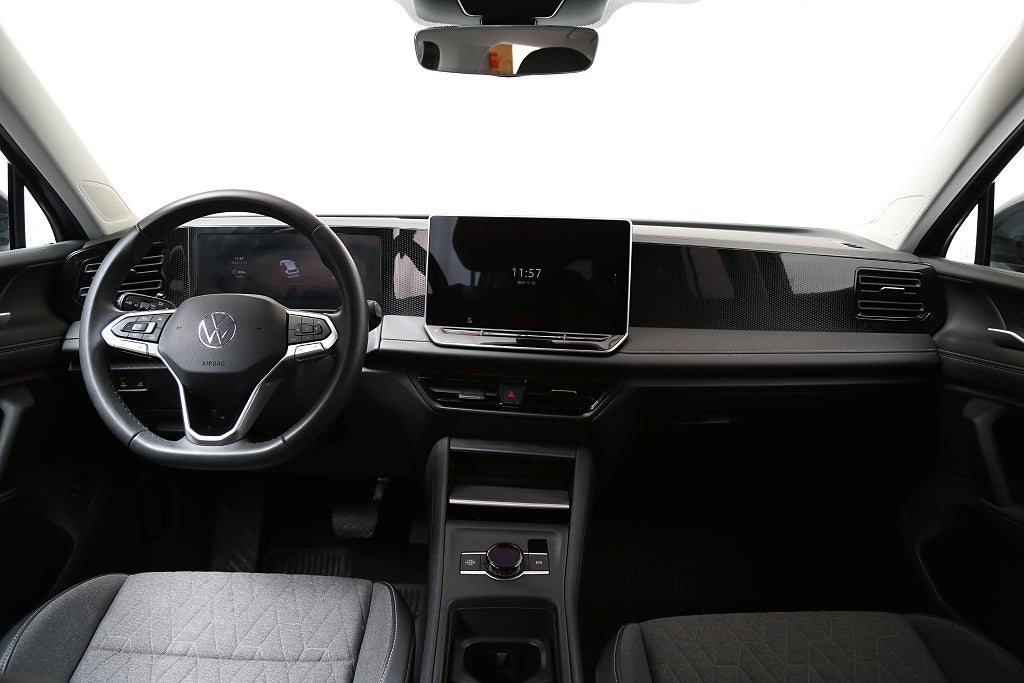 Volkswagen Tiguan 1,5 eTSI Life EDT Aut Värmare Drag Leasbar 2025