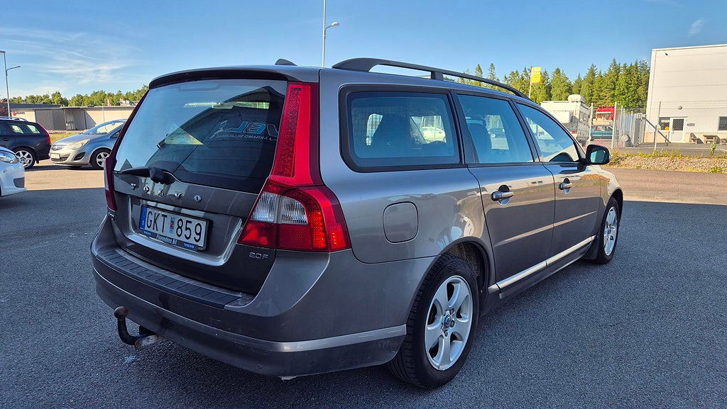 VOLVO V70 2.0 ETHANOL 146CH MOMENTUM
