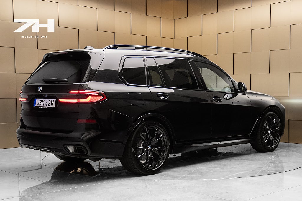 BMW X7 xDrive40d Exclusive M Sport 7 sits Massage Sky Lounge