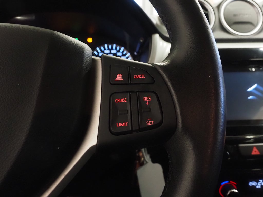 Suzuki Vitara 1.6 VVT 120hk AllGrip 4x4 Exclusive Backkamera ACC 2018