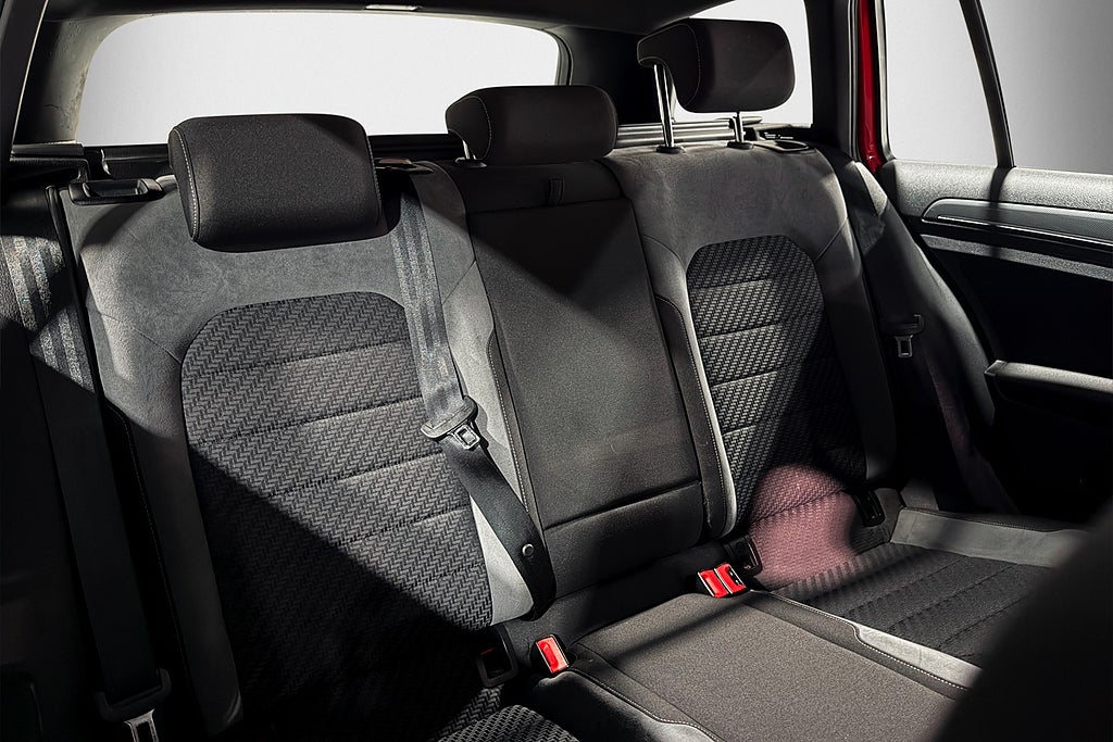 Volkswagen Golf SC 1.5 TSI 150hk DSG R-Line | Pluspaket |