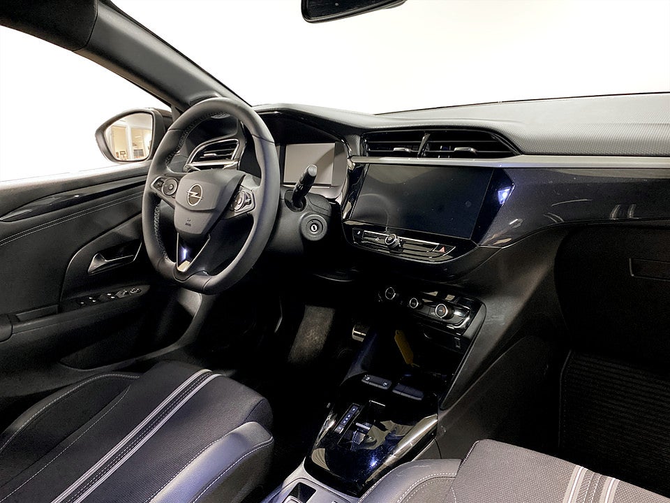 Bild på Opel Corsa GS 1.2 PT 130hk Aut B-KAMERA CARPLAY