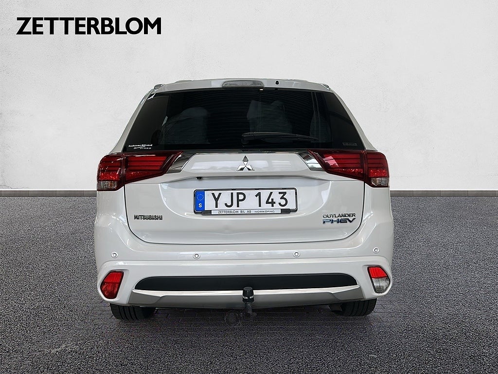 SUV Mitsubishi Outlander 8 av 14