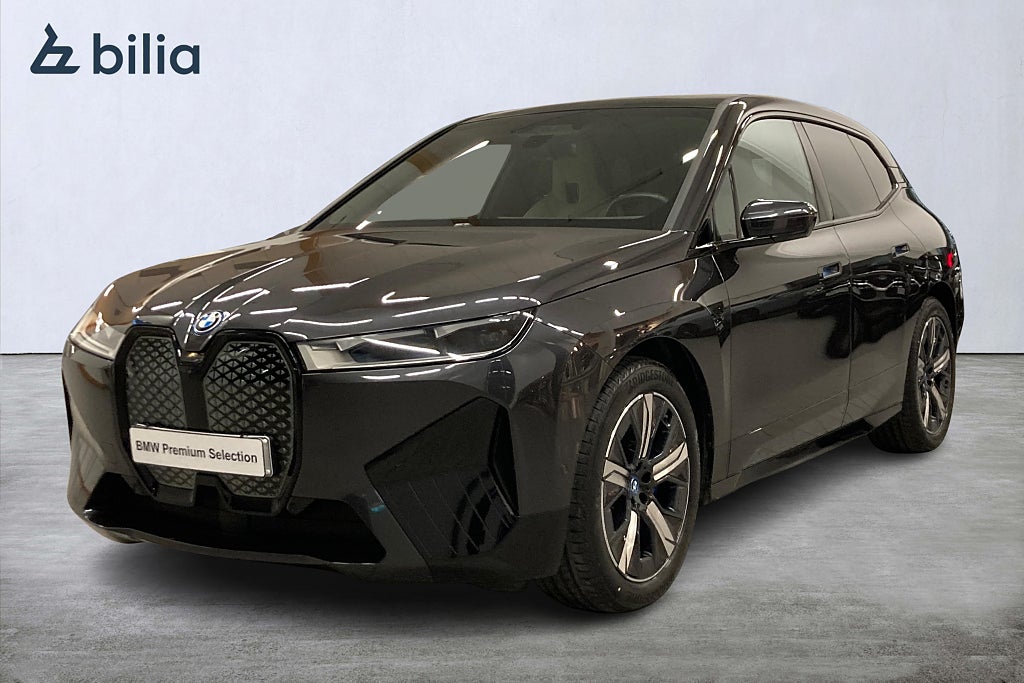 BMW iX xDrive50 Sportpaket H/K Skylounge Luftfjädr. Aktiv Fart
