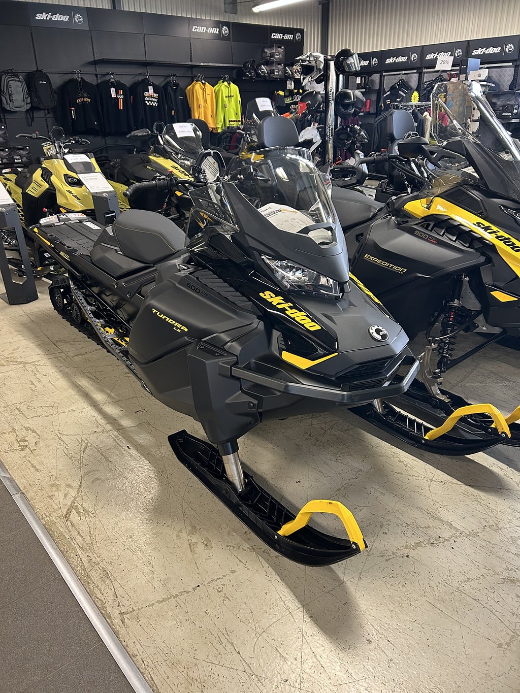 Ski-Doo Tundra LE 600 ACE
