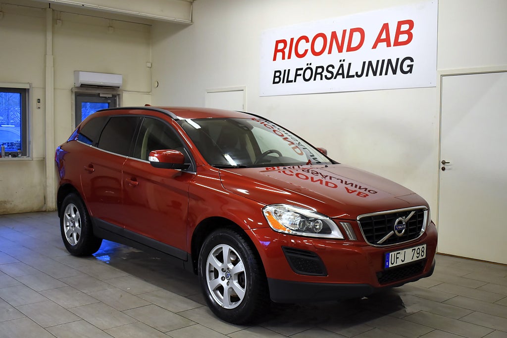Volvo XC60 D4 GEARTRONIC 163HK MOMENTUM DRAG LÅGA MIL 