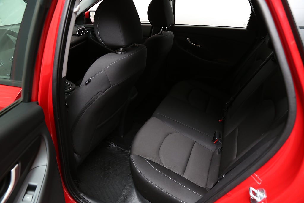 Hyundai i30 1,6 CRDi Comfort Kombi Aut Motorv Dragkrok 2018