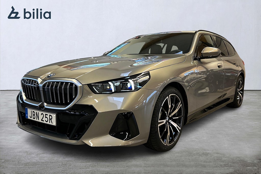 BMW 530e xDrive Touring M Sport Active Edition | Bowers | Drag