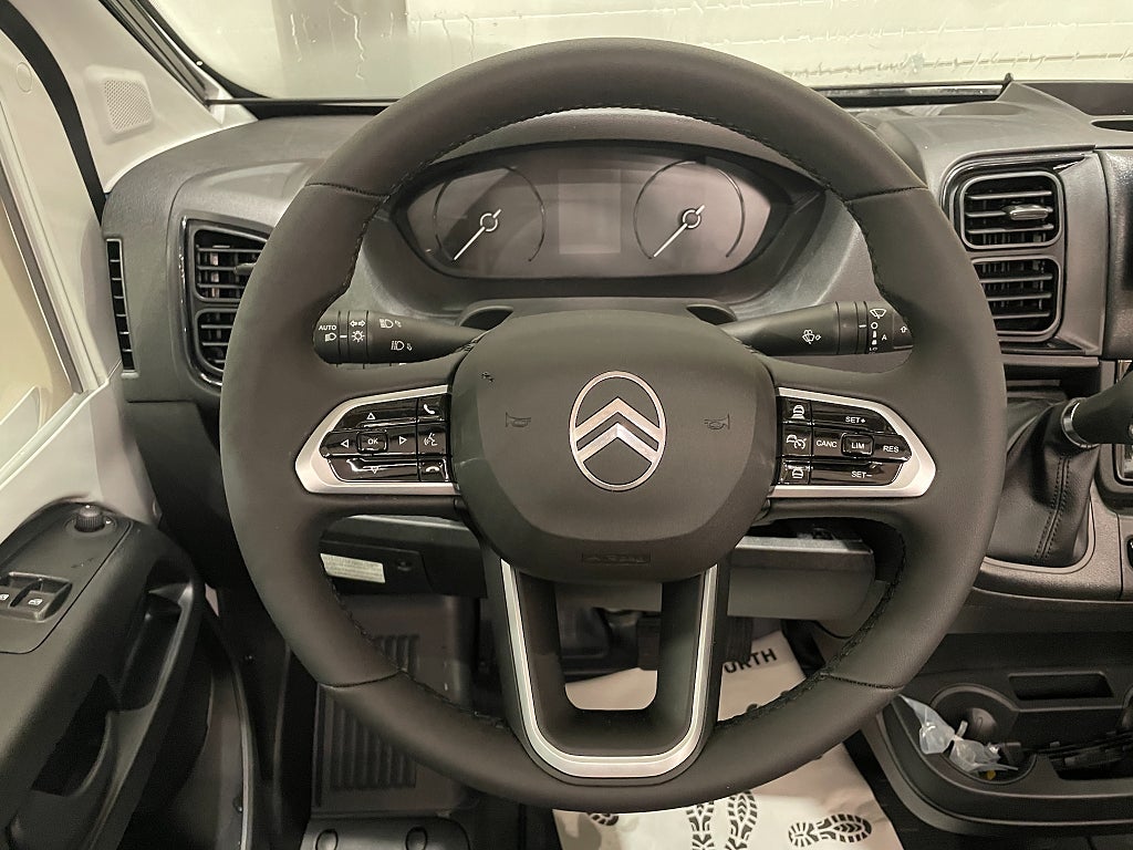 Adria Matrix Axess 670 SL /Taksäng/Automat/5 bältad/B-körkort - Adria