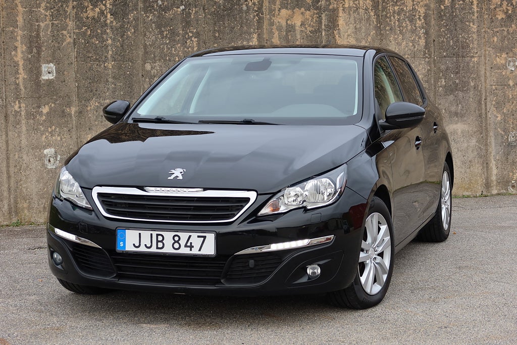 Peugeot 308 1.6 125hk Panorama GPS 756kr Årskatt Låga Mil