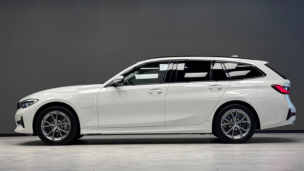 BMW 330e 2021 - miniatyr 5