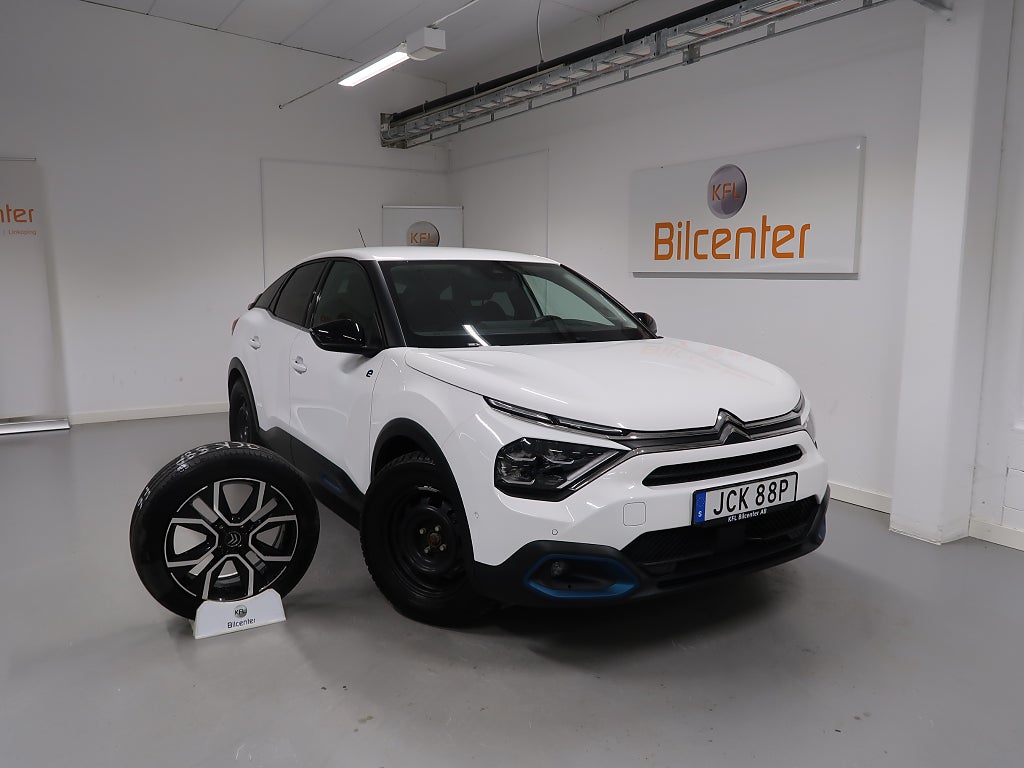 Citroën e-C4 *KFL 10 år 2,99%* ë- Shine V-Däck ingår HUD-Kamera-Navi-CarPlay-
