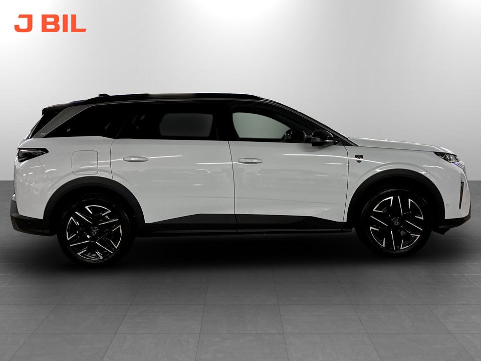 Bild på Peugeot 5008 GT Ultimate Hybrid 145hk Aut 7-SITS B-KAMERA CARPLAY