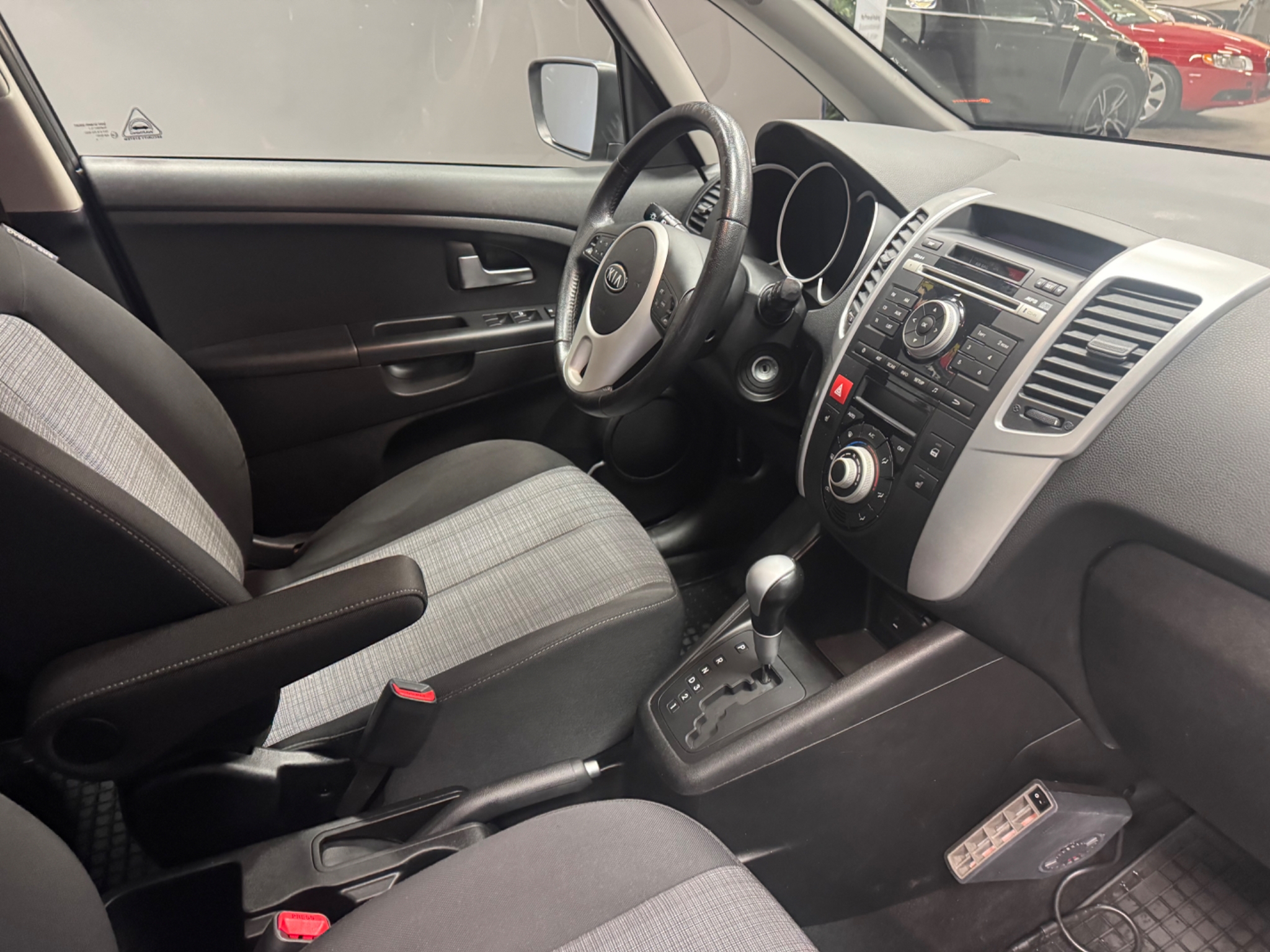 Kia Venga 1.6 CVVT EX Comfort (125 HK) 2010, bild 7/41