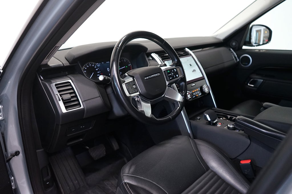 Land Rover Discovery D250 MHEV SE 360° 7 sits  Panorama Dragkrok 249hk