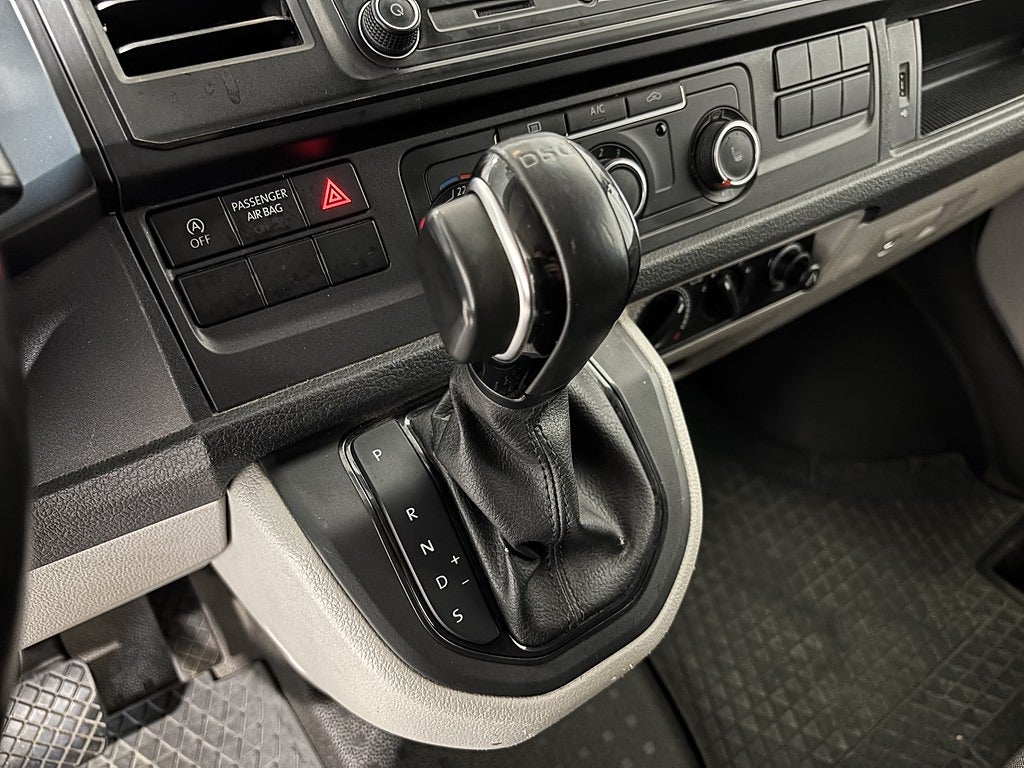 Volkswagen Transporter T32 2.0 TDI BMT Backkam Drag Värmare Endast 1900mil