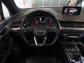 SUV Audi Q7 16 av 26