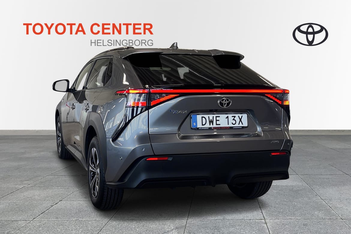 Toyota bZ4X Executive AWD 2023, photo 2/34