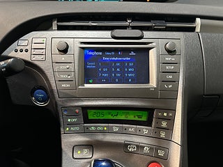 Toyota Prius Plug-in Hybrid 1.8 VVT-i Kamera Kamkedja HuD S/V-hjul – bild 14