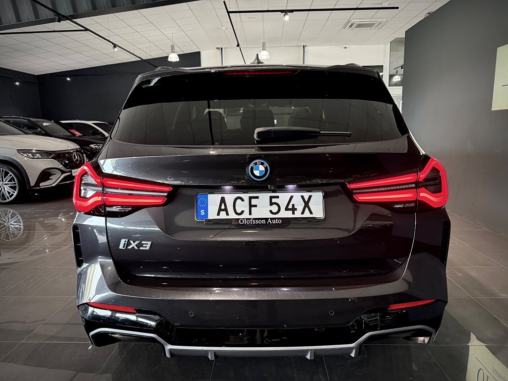 BMW iX3 M Sport Glastak Läder Drag - bild 4