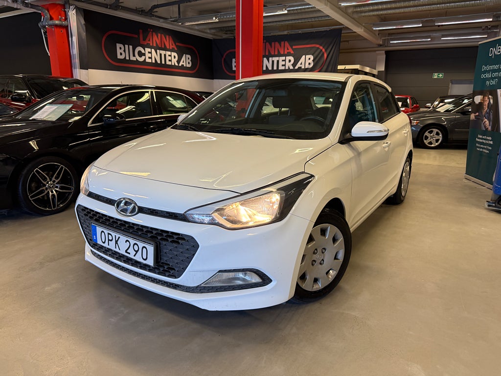 Hyundai i20 1.4 Premium Automat PDC Rattvärme Euro 6 LÅGAMIL