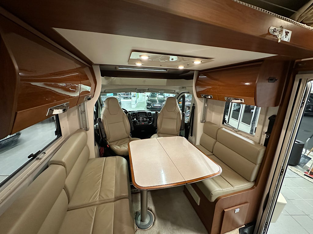 Rapido 7065 F Automat Alde taksäng Låga sängar toa bak thumbnail