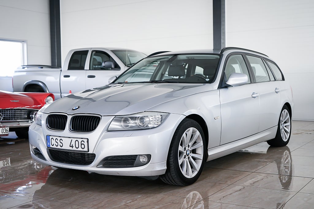 BMW 320 d Touring Comfort Skinn Automat Dragkrok Rattvärme