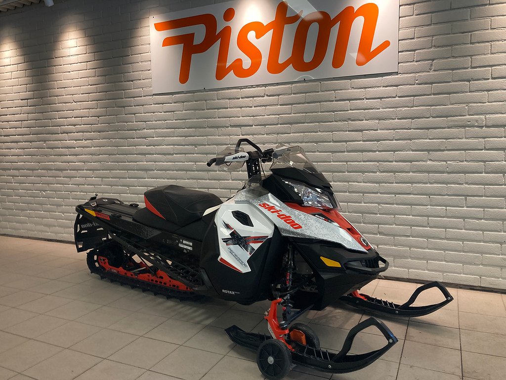 Ski-Doo Renegade X-RS 800