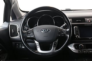 Halvkombi Kia Rio 9 av 21