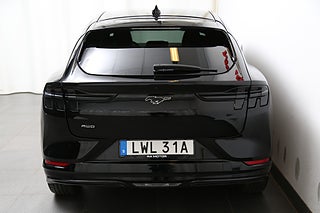 SUV Ford Mustang Mach-E 4 av 22