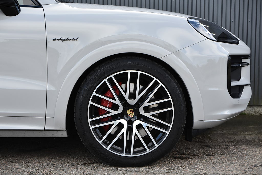 Porsche Cayenne 2024 - miniatyr 4