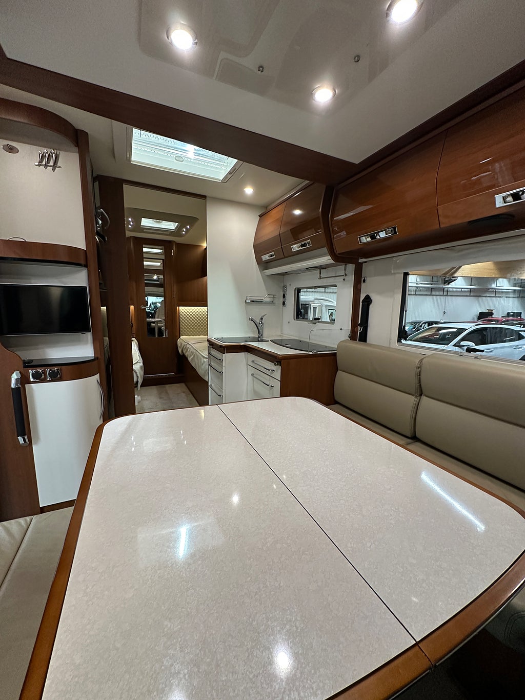 Rapido 7065 F Automat Alde taksäng Låga sängar toa bak thumbnail